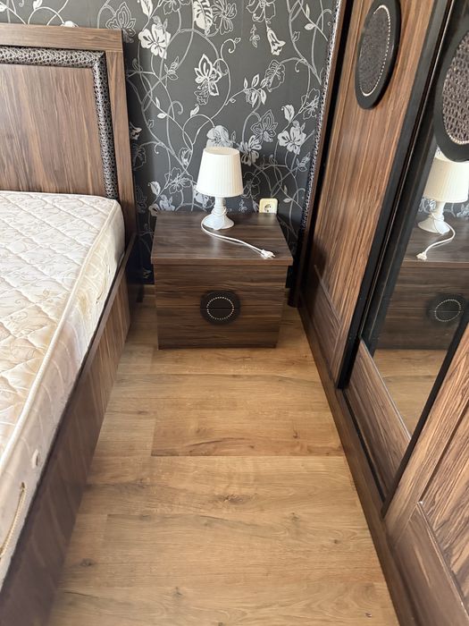 Луксозна спалня комплект – отлично състояние + ПОДАРЪК огледало