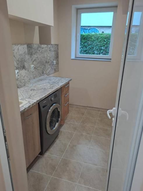 Дава се под наем Магазин в Пловдив, Каменица 1 - 55 кв.м за 350 € - Снимка #1