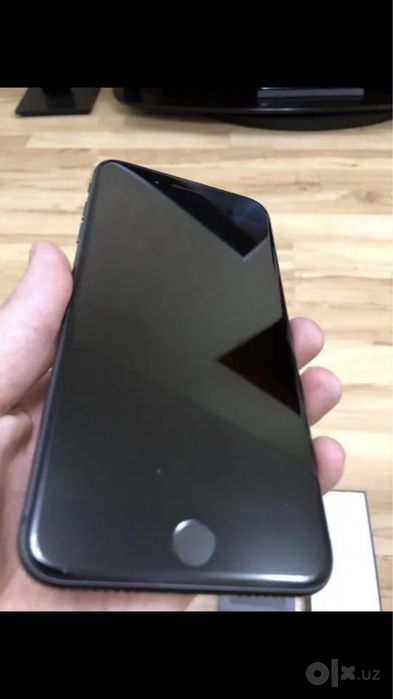 Iphone 8 в хорошем состояние