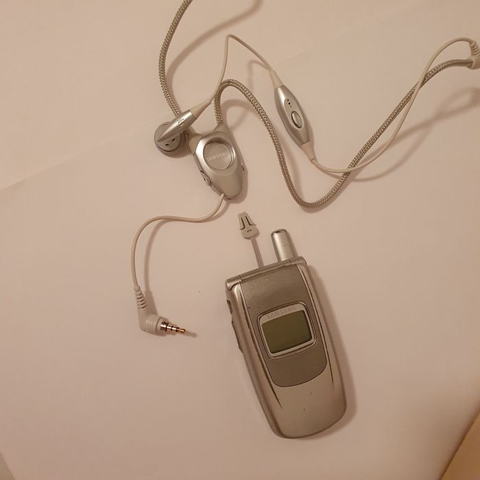 Самсунг D500, S500