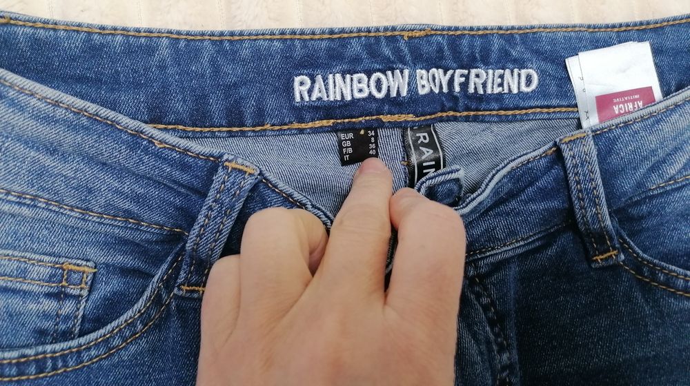 Blugi mărimea M, Rainbow Boyfriend