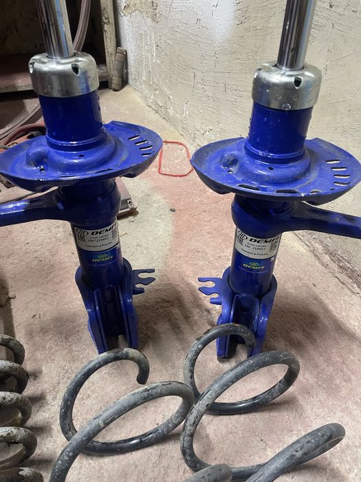 Продам стойки Demfi приора, гранта перед