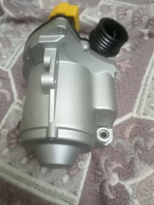 Продам помпу БМВ