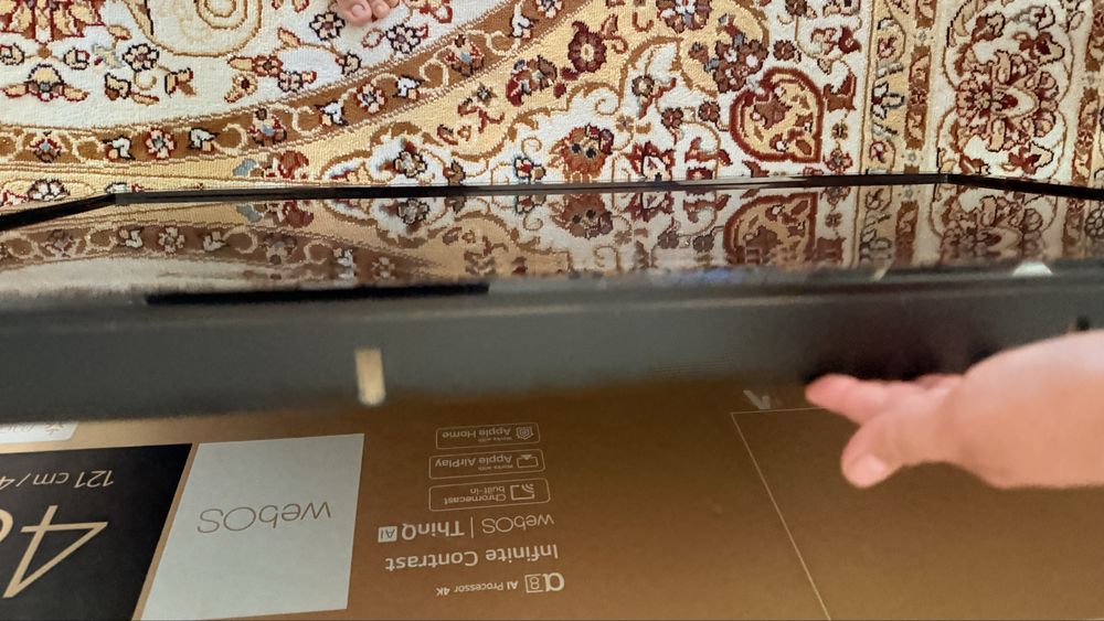 Телевизор LG в рабочем состоянии