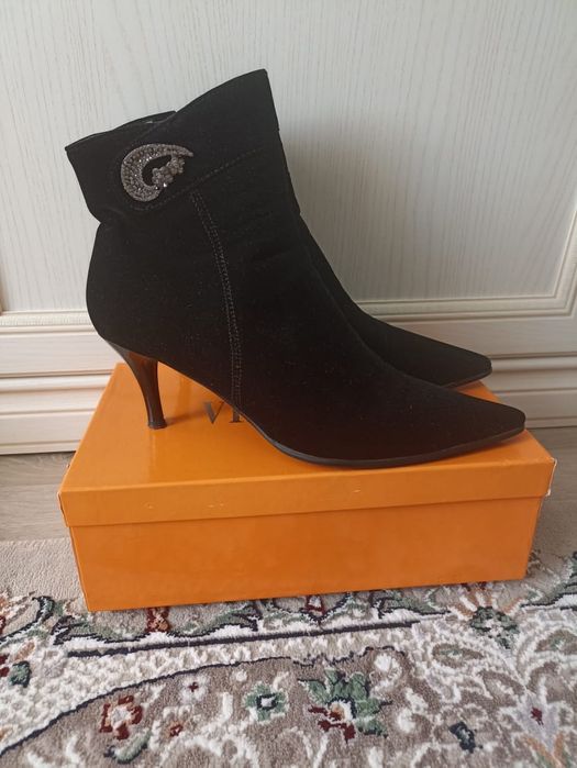 Продам женскую обувь