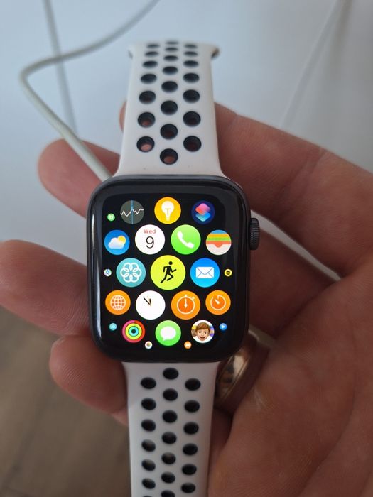 Apple Watch 4 44mm Space Gray