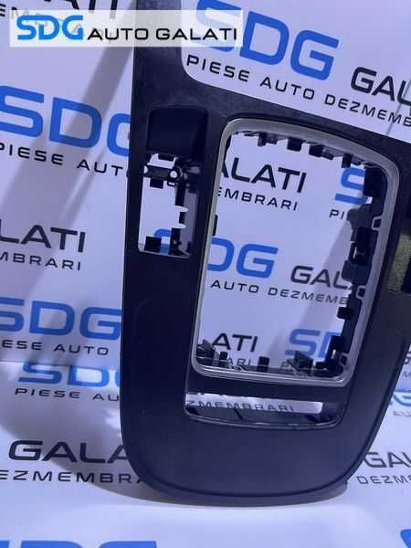 Rama Grila Ornament Consola Centrala Timonerie Maneta Schimbator Viteze Audi A4 B8 2008 - 2012 Cod 8K0864261