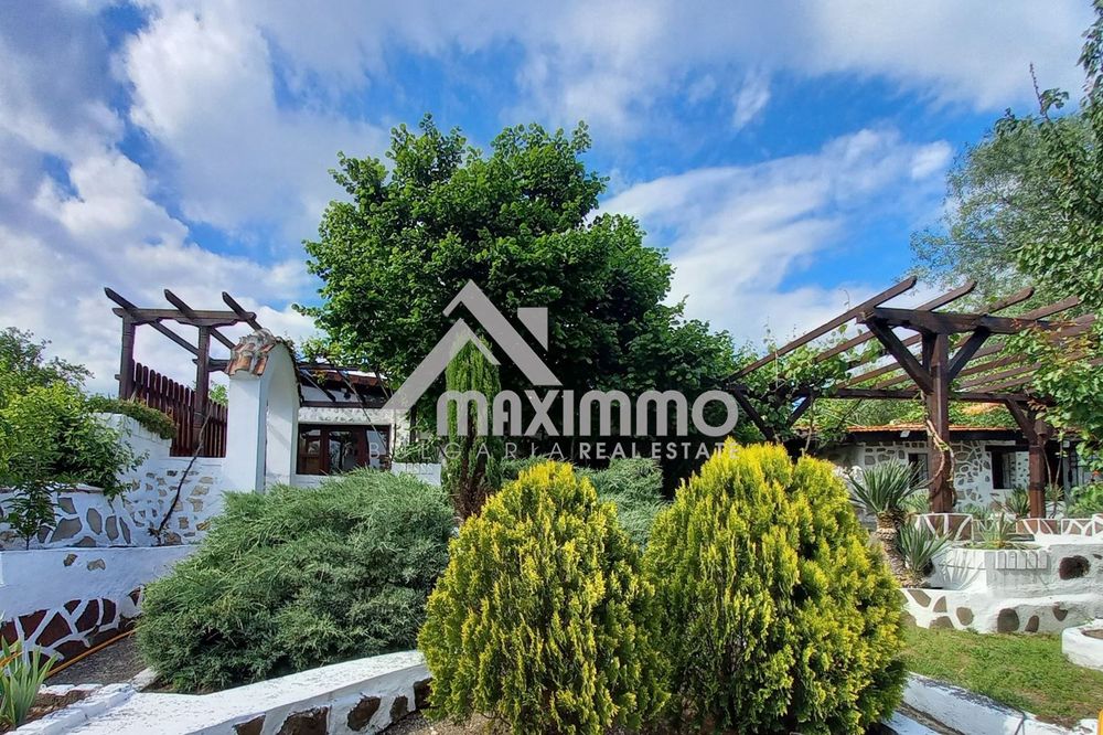 Двуетажна Къща С Басейн! В Тоскански Стил! Четири Паркоместа! Екологи