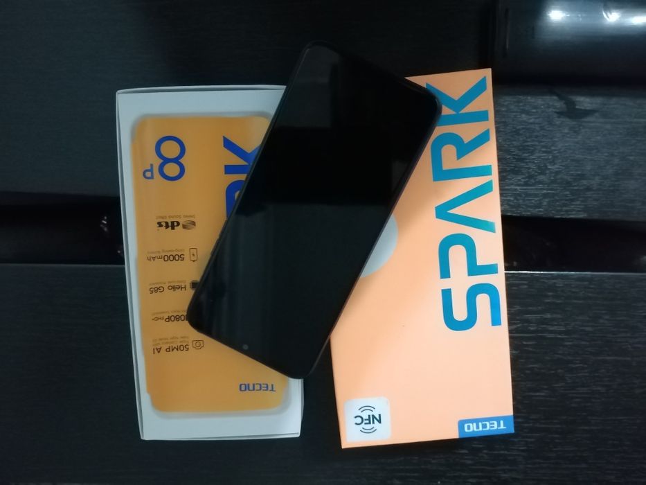 Tecno Spark 8 p есть все документы