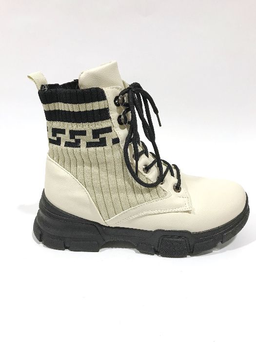 Дамски зимни боти в бяло,черно и червено/J42