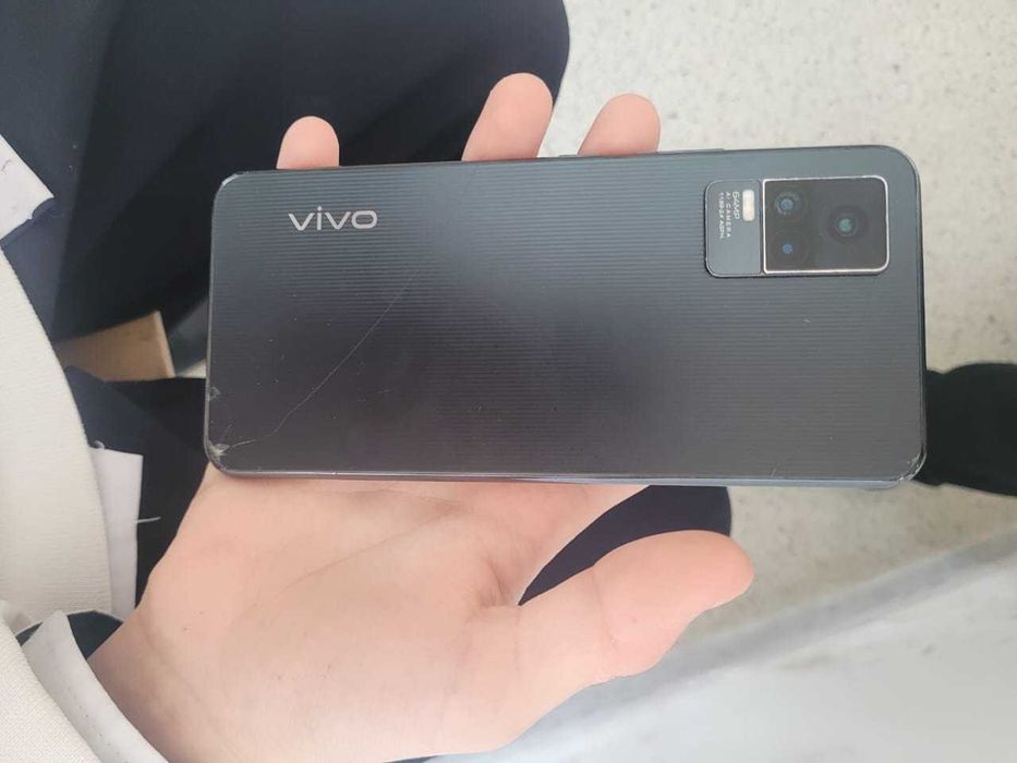 Vivo V21e 128 gb либо же продажа 30к