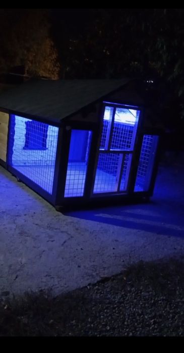 Будка, дом, вольер для собак и кошек