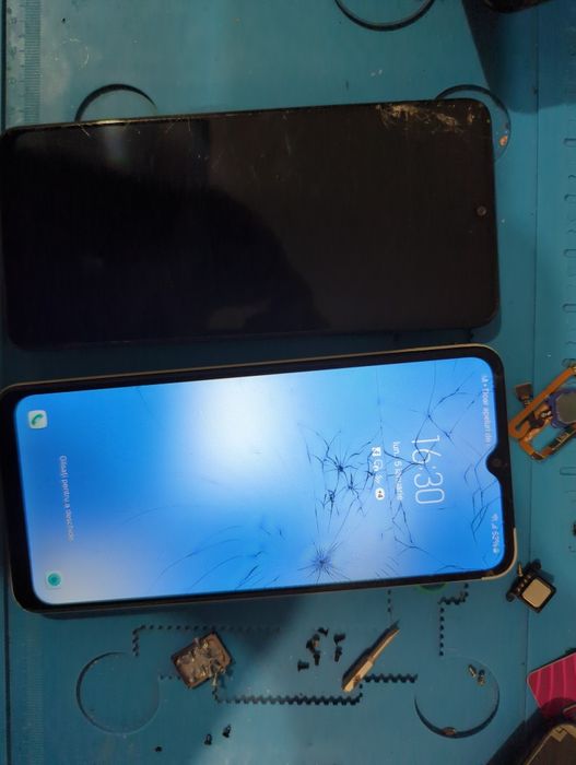 Înlocuire display IPhone Samsung Redmi Oppo