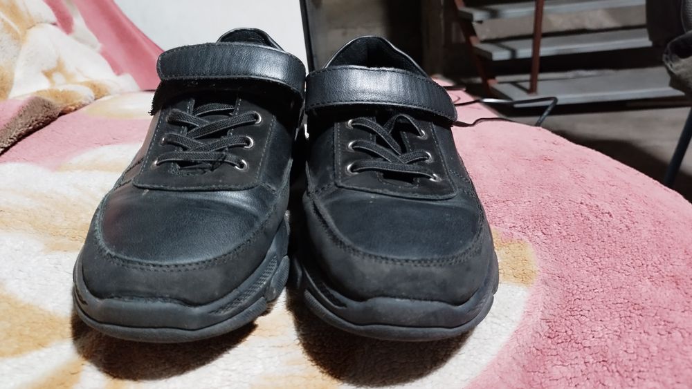 Продам Кожаные кроссовки