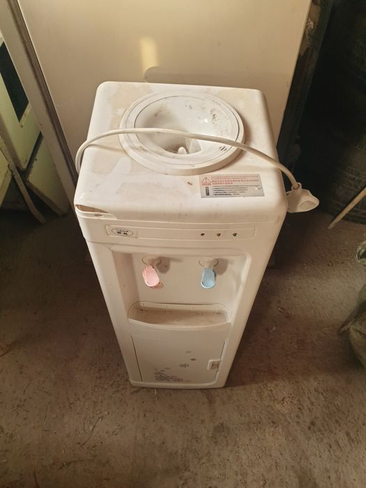 Куллер (диспенср) сув учун