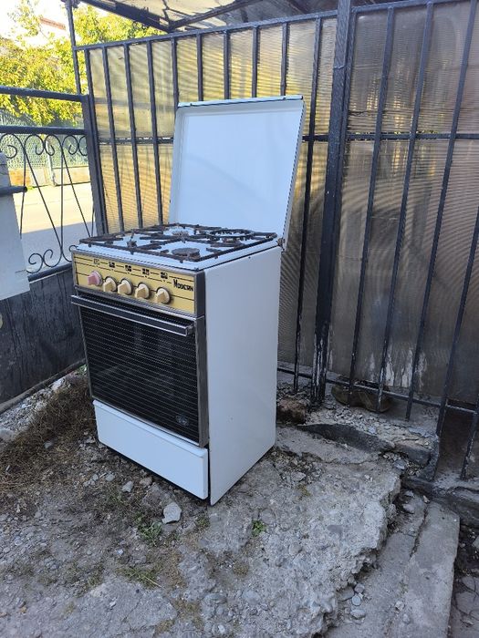 Mașina de spălat+aragaz ambele fuctionale