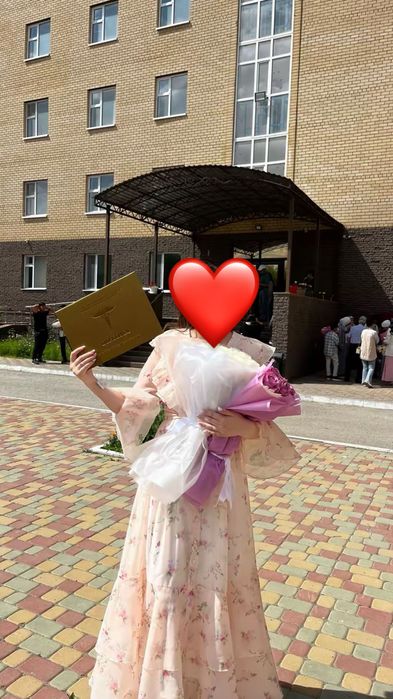 Продаётся нарядное платье