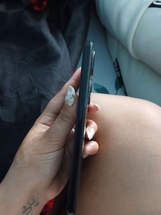 Vând honor 90 smart