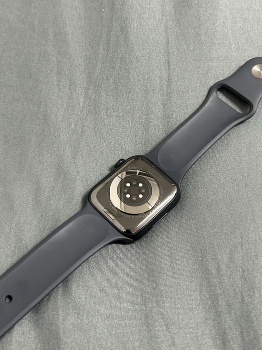 Продам Apple Watch 7 45mm Срочна!!!