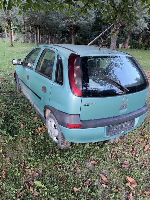 Vand sau dezmembrez opel corsa 1.2 benzina
