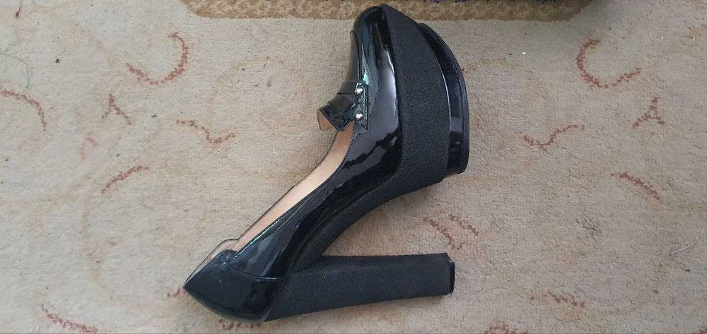 Туфли женские фирменные размер 38