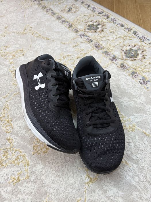 продаю кроссовки under armour новые