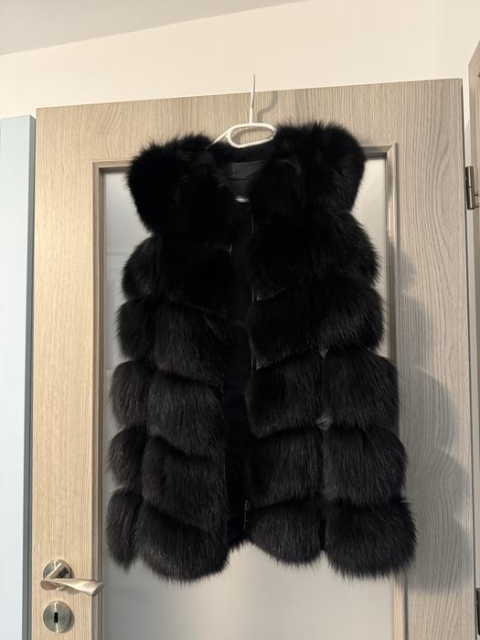 Vestă din blană naturală și piele – neagră