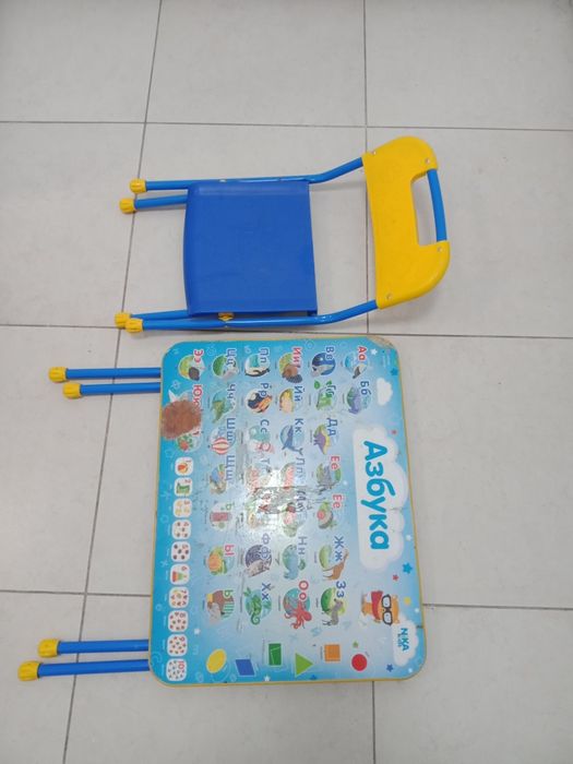 Детские складные столик и стульчик