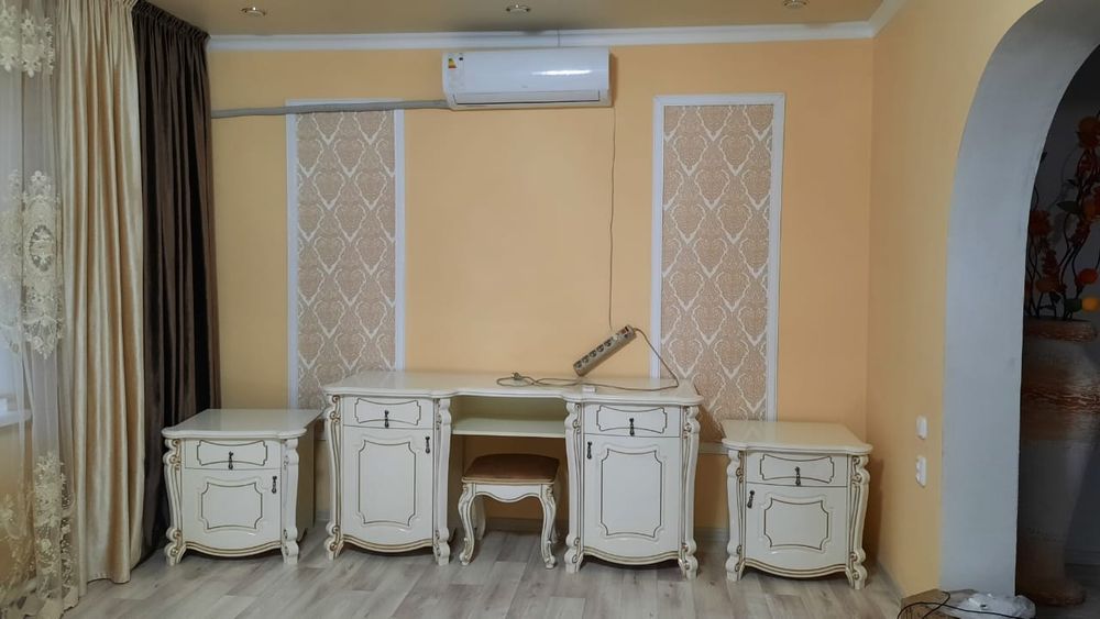 Продам спальный гарнитур