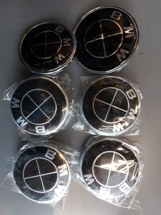Черна емблема и капачки за BMW