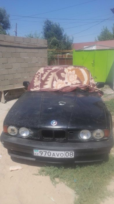 Продам машину BMW
