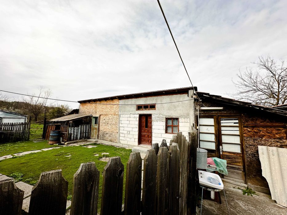Casă P+1 cu teren 2.470 mp, livadă, anexe și gospodărie completă Mîrțești, Săpata, Argeș