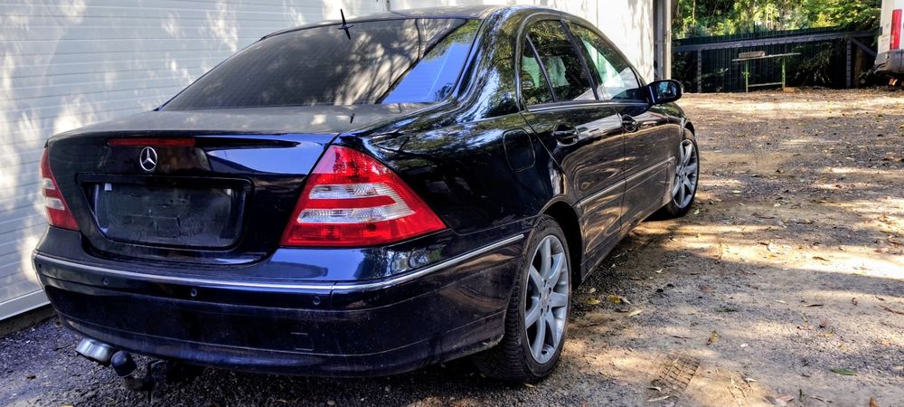 Mercedes Benz c320 CDI v6