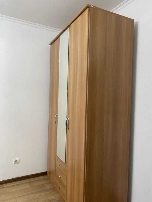 Шкаф для спальни в отличном состоянии