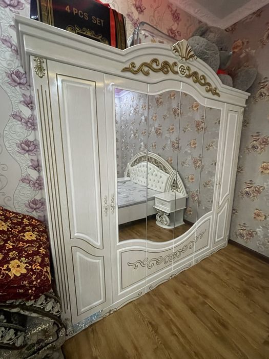 Мебел, спальный гарнитур.