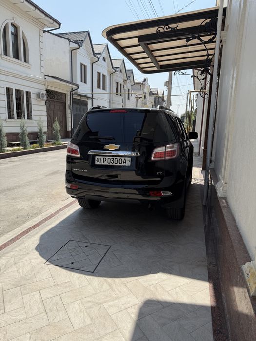 Trailblazer 20/21 qora kam yurgan tozza holati ideal
