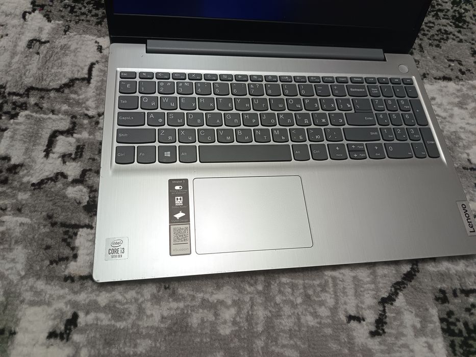 Lenovo Core i3 10 - avlod 16/ 256 holati yaxshi