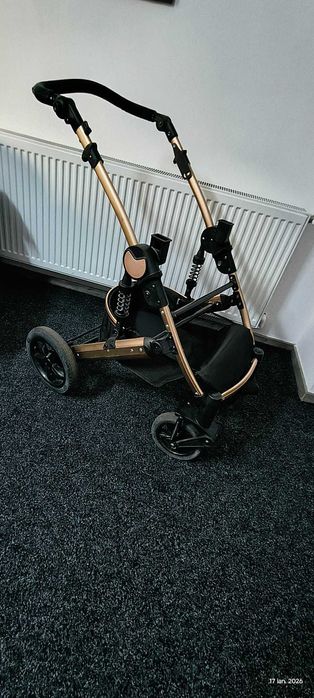 Vand carucior reversibil, suspensii, cu landou si scoica aproape nou