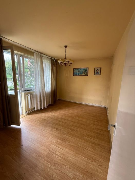 Apartament 2 camere - strada Parângului
