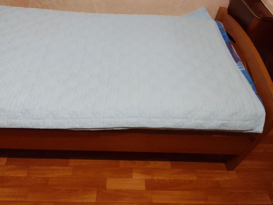 Продам кровать прочную