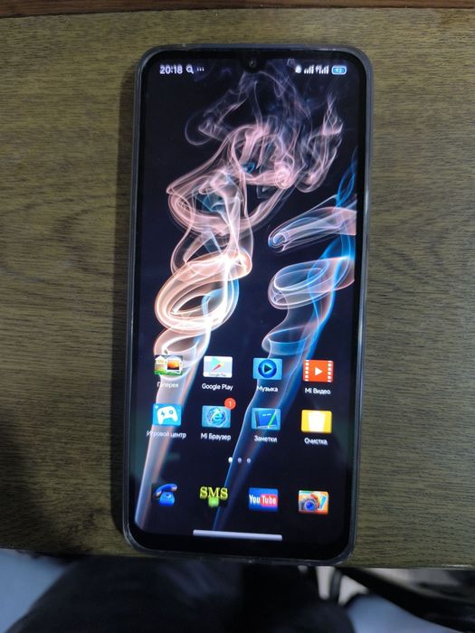 Срочно продам почти новый телефон