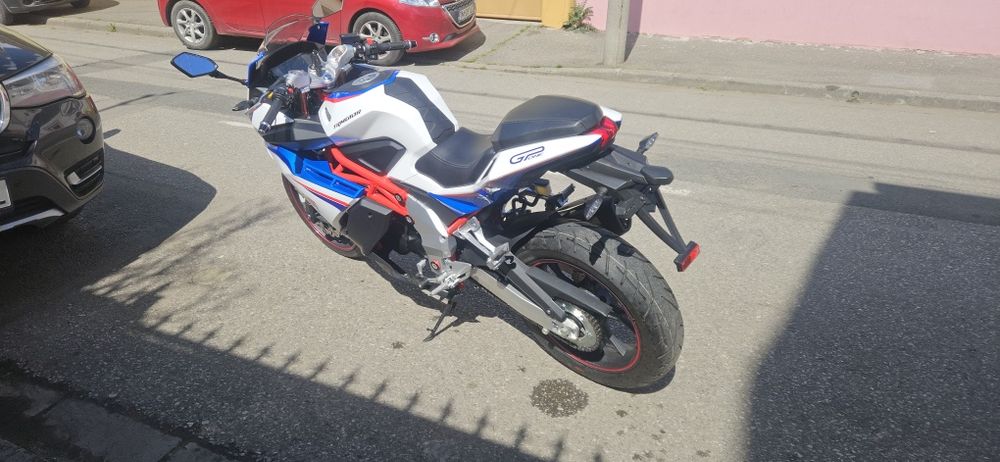 Motocicleta 125 CC Trimotor spania