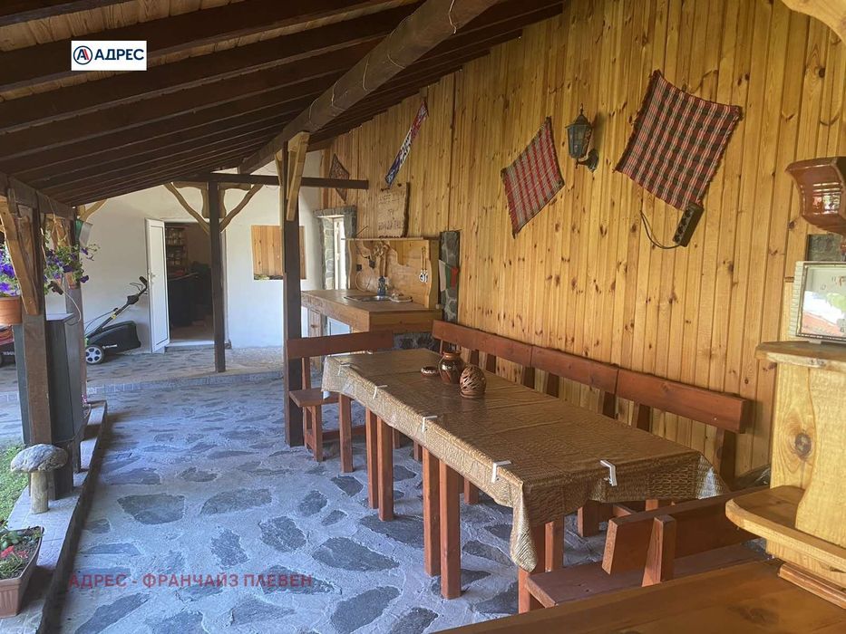 Къща в Плевен, област-с.Брест площ 200 цена 120000