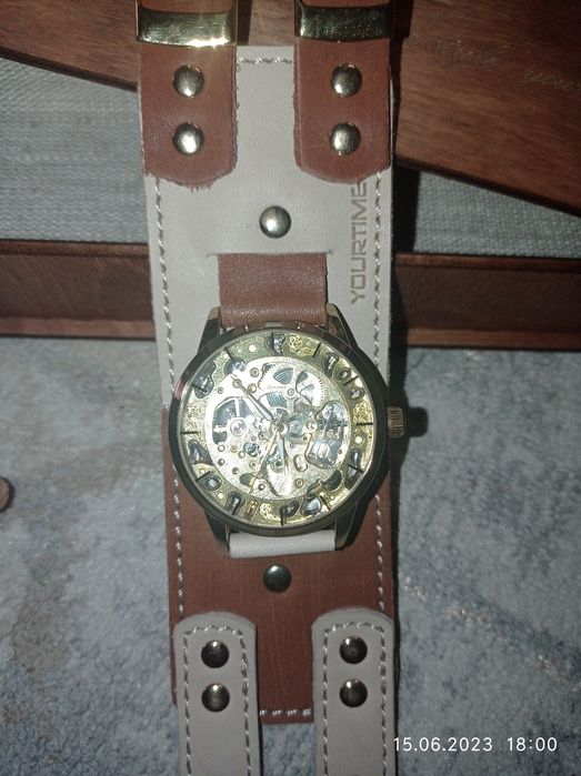 Продам часы унисекс