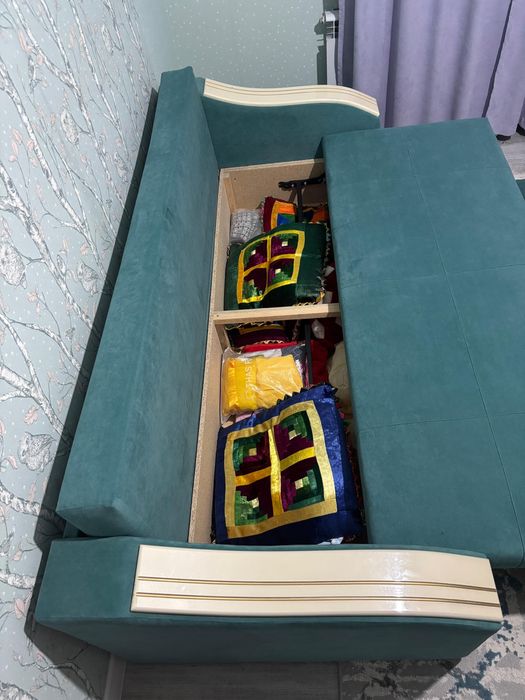 Продается Диван Б/у