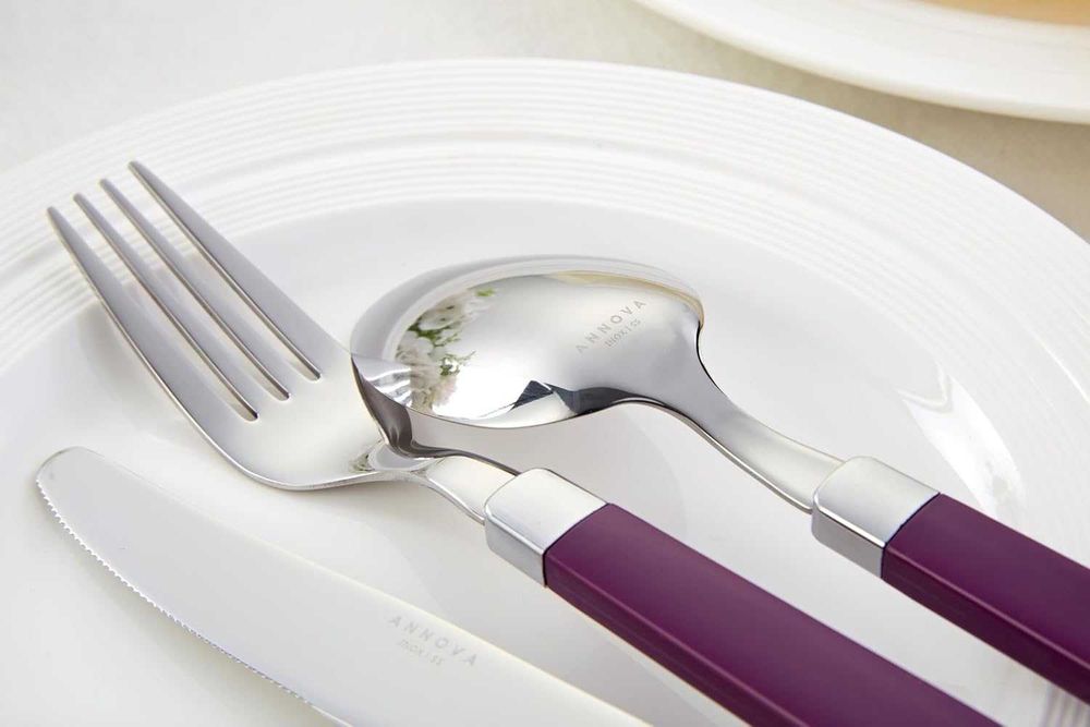 Комплект прибори от неръждаема стомана с лилави дръжки – 20 части