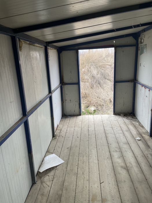 Vand baraca metalica .