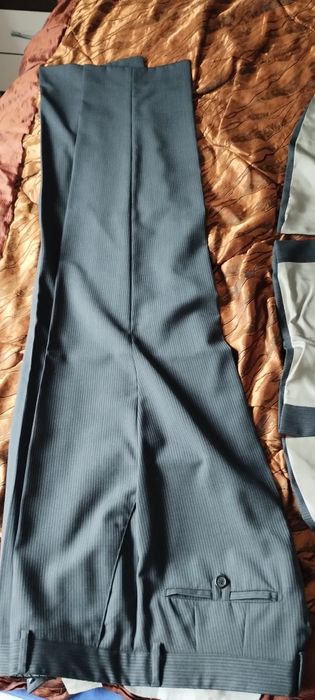 Costum barbati TOMMY HILFIGER marime 52 stare impecabila