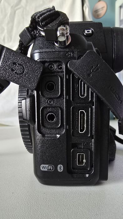 Nikon Z5 (Body) Пълен комплект, отлично състояние