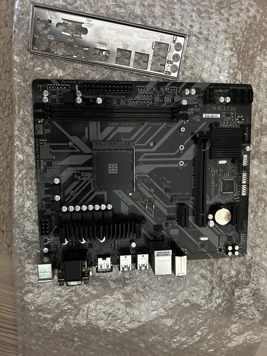 Placa de baza Gigabyte B450M S2H